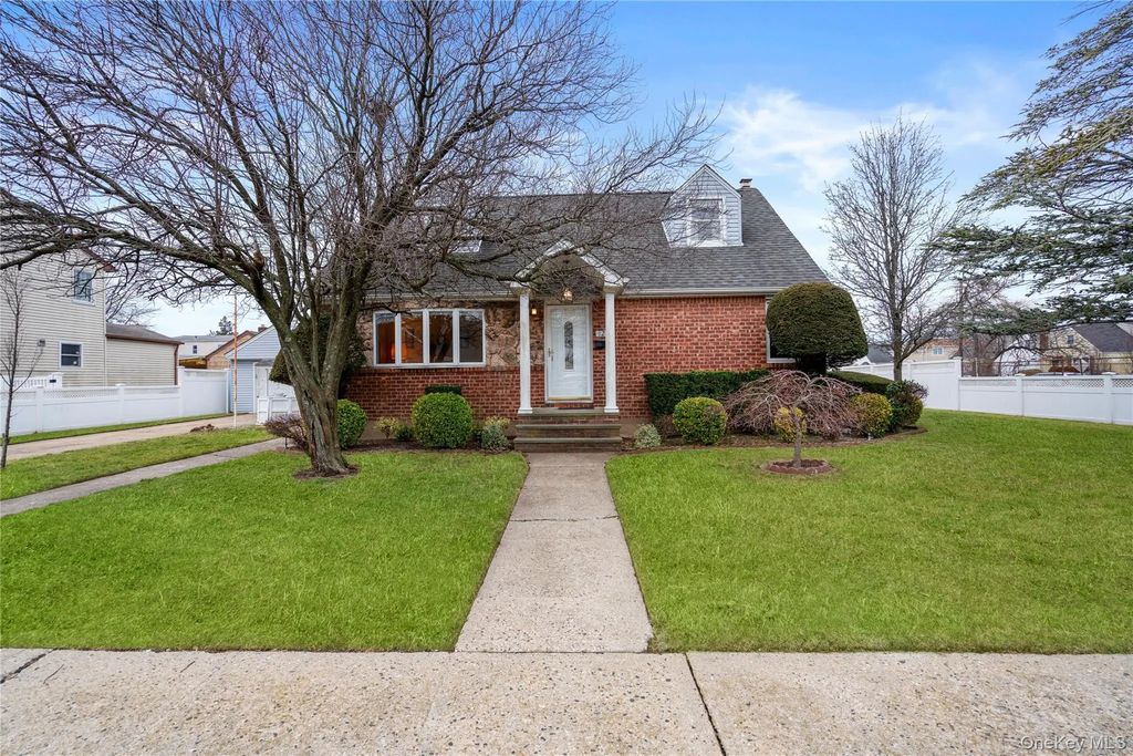 128 Rule Street, Franklin Square