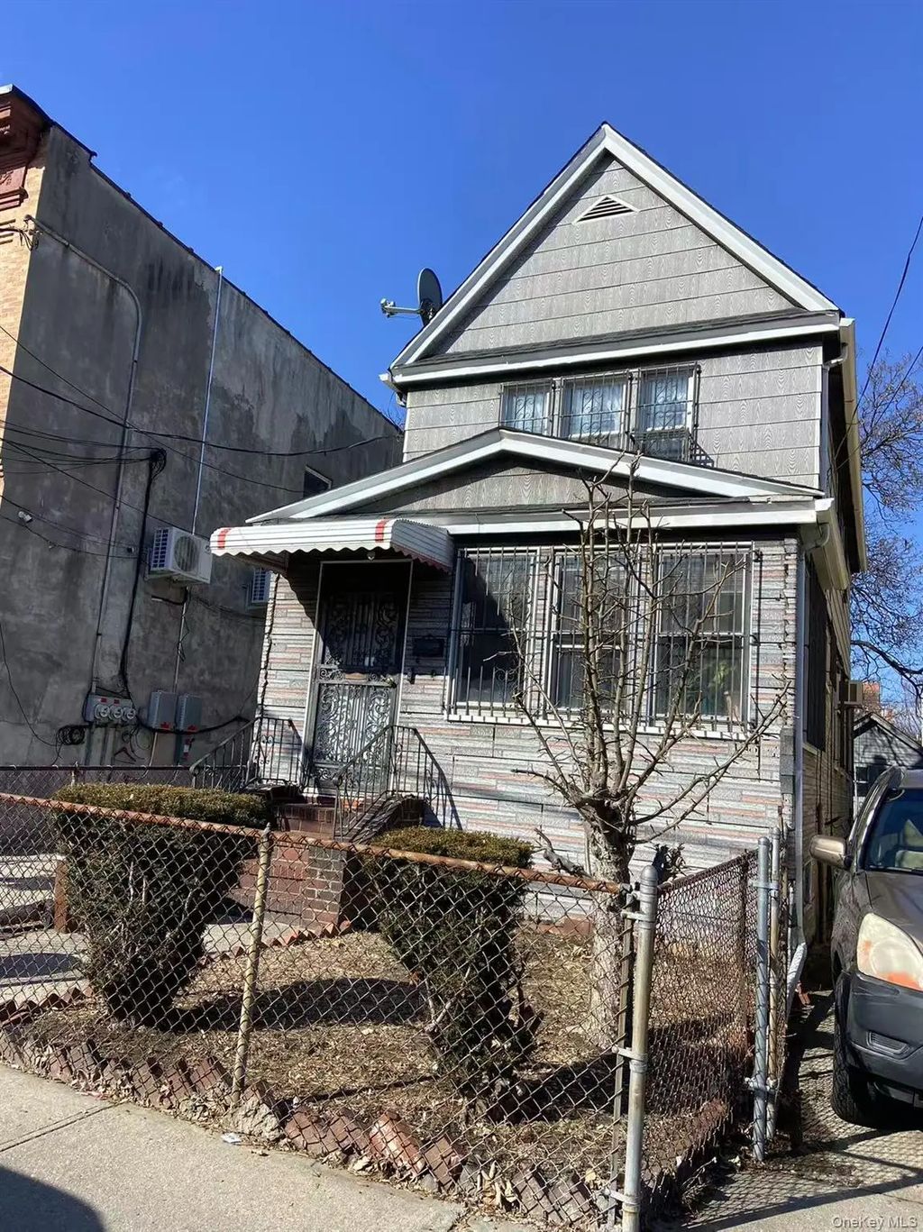 8621 59th Avenue, Elmhurst