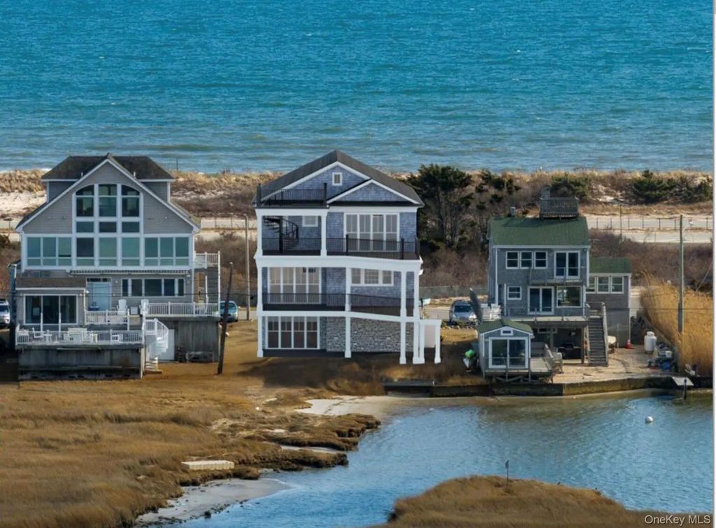 2 Cottage Walk, Gilgo Beach