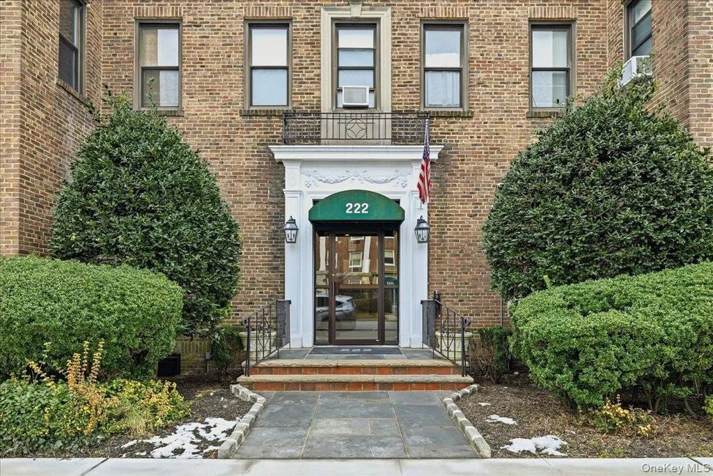 222 7th Street 1k, Garden City