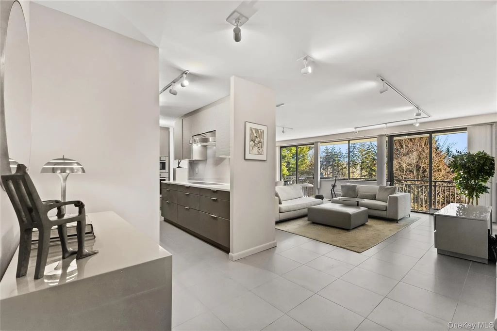 15 Stewart Place # 4a, White Plains