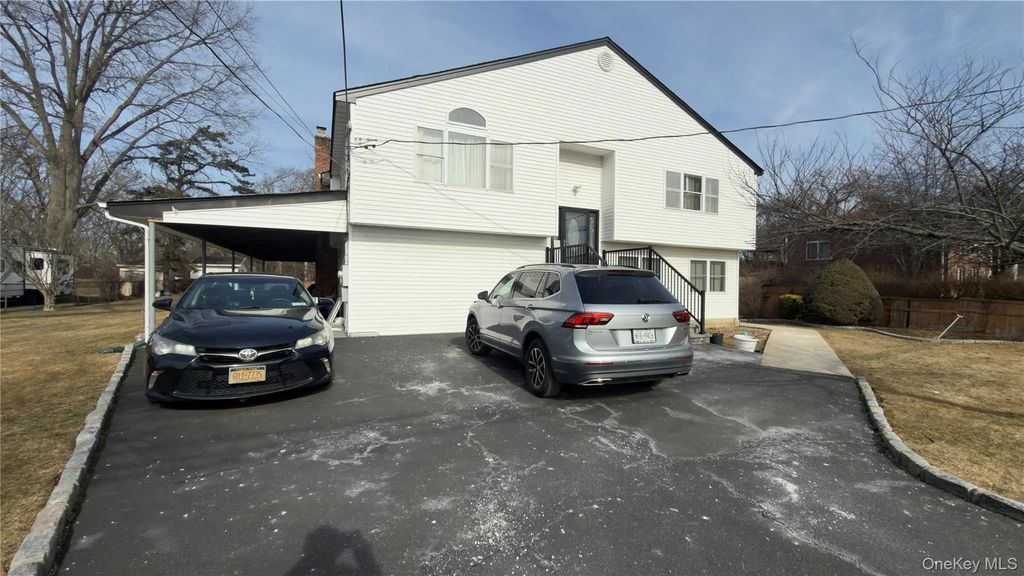 55 Parkway Avenue, Amityville