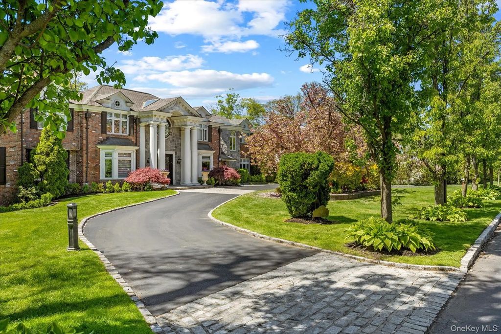 10 Hemlock Drive, Great Neck