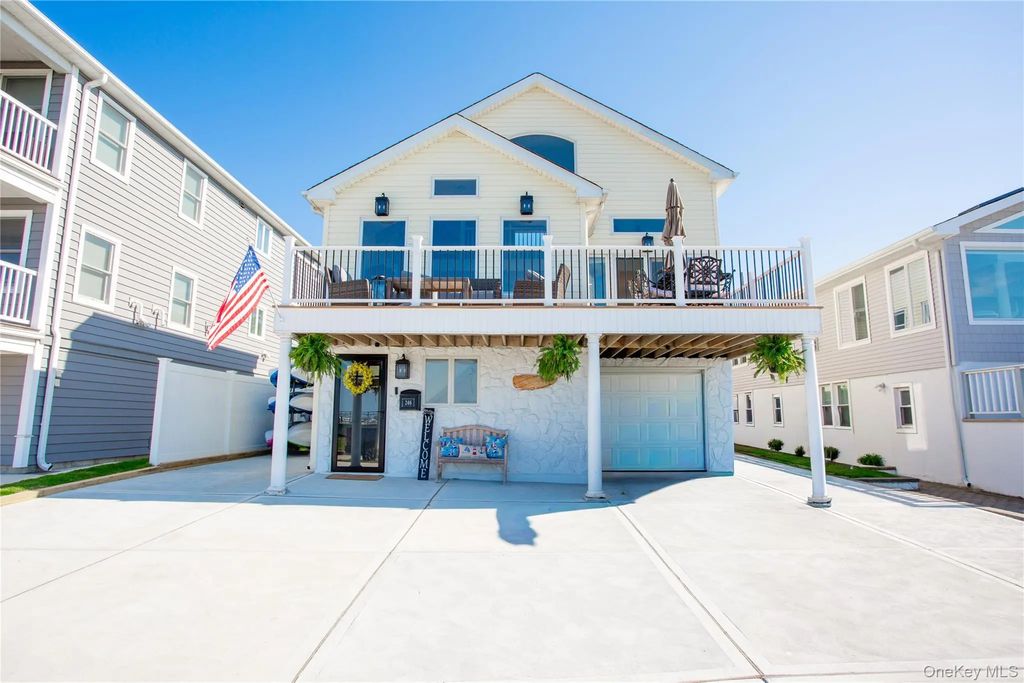 246 W Bay Drive, Long Beach
