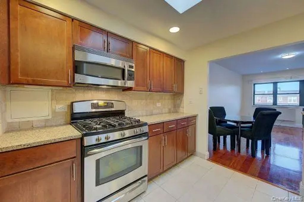 143-41 84 Drive # 8b, Briarwood