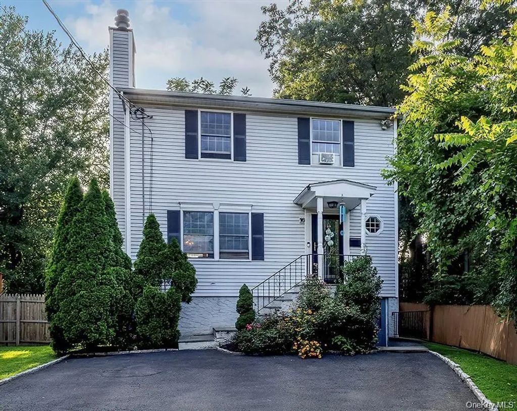 16 Stoneham Place, White Plains