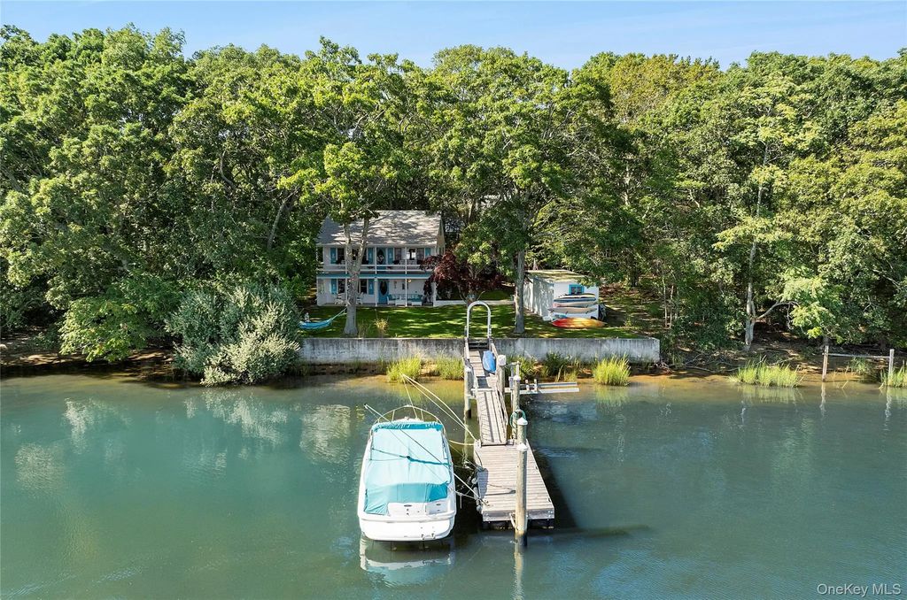 210 Redwood Road, Sag Harbor