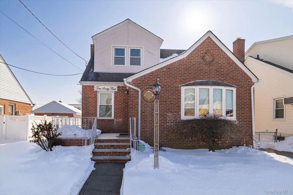1065 Russell Street, Franklin Square