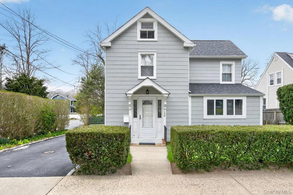 22 Perry Avenue, Bayville