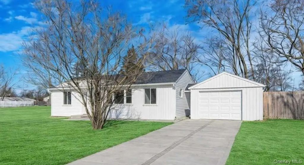 41 Tamarack Street, Central Islip