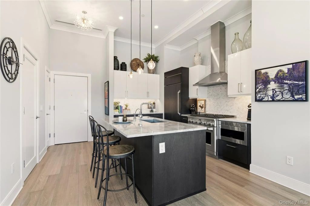 100 Garvies Point Road # 1033, Glen Cove