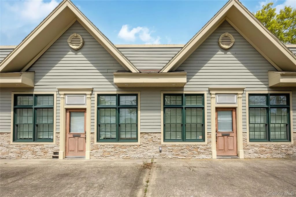 11 S Park Avenue, Bay Shore