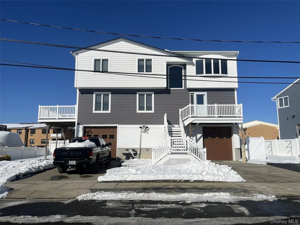 50 Florence Avenue, Freeport