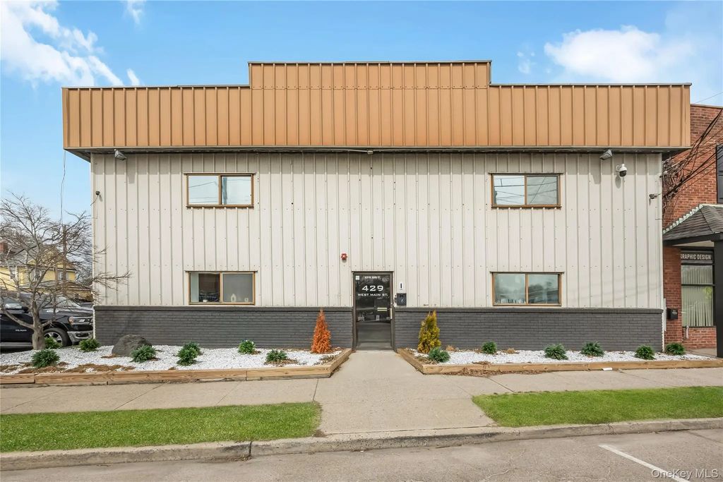 429 W Main Street, Patchogue