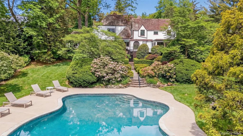 181 Hillair Circle, White Plains