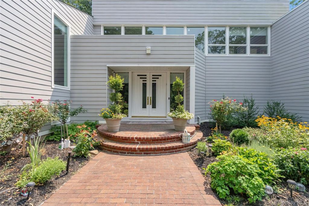 91 Hoaglands Lane, Old Brookville