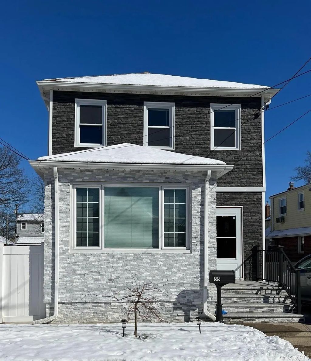 35 Barwick Street, Floral Park