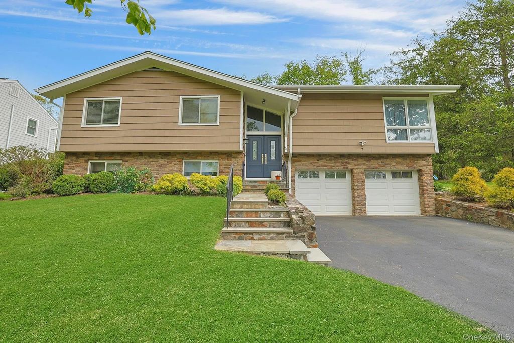 7 Lorenz Drive, Valhalla