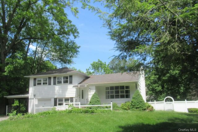10 Lori Street, Poughkeepsie