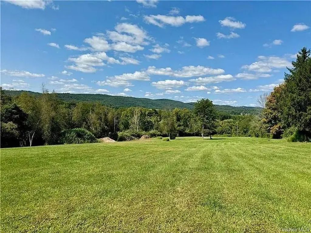 8 Yellow City Rd, Amenia