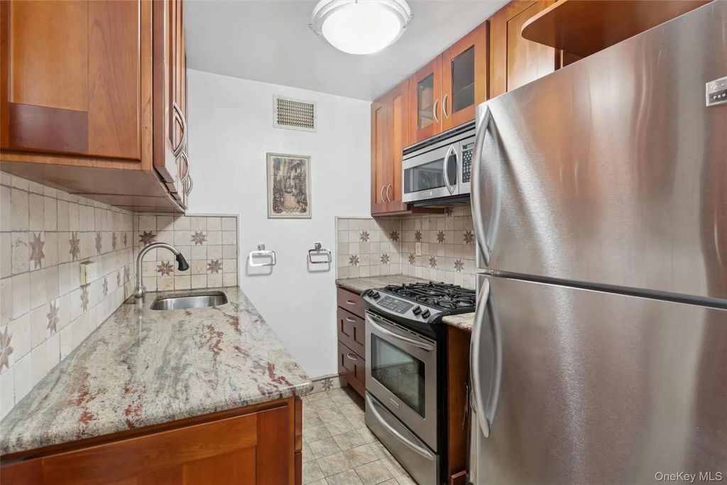 10230 66 Road # 14a, Forest Hills