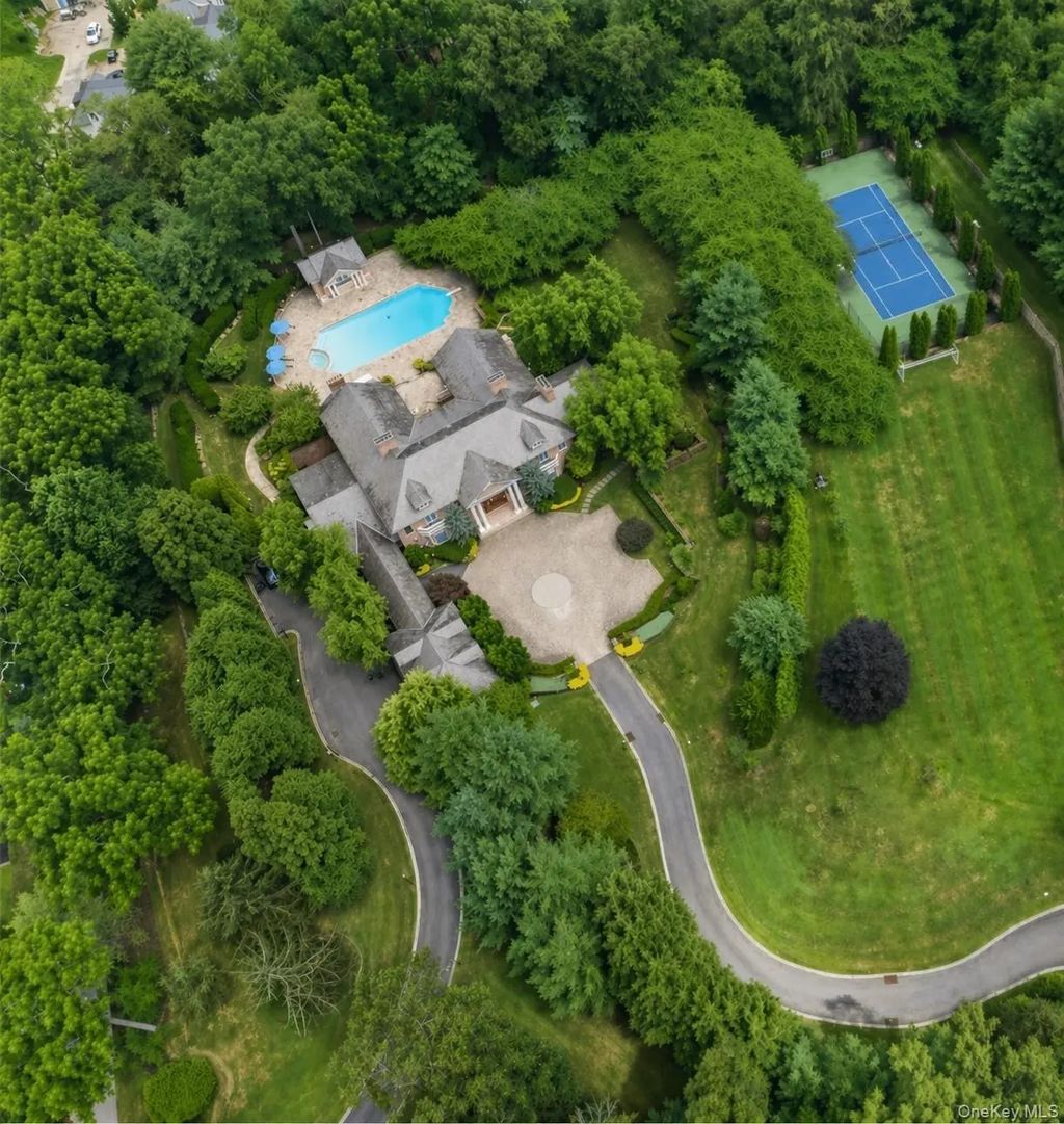 660 Chicken Valley Road, Matinecock
