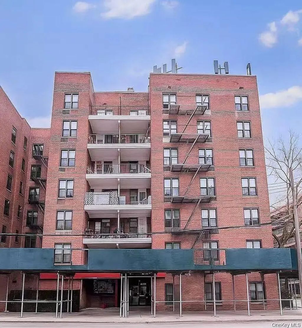 38-25 Parsons Boulevard # 4i, Flushing