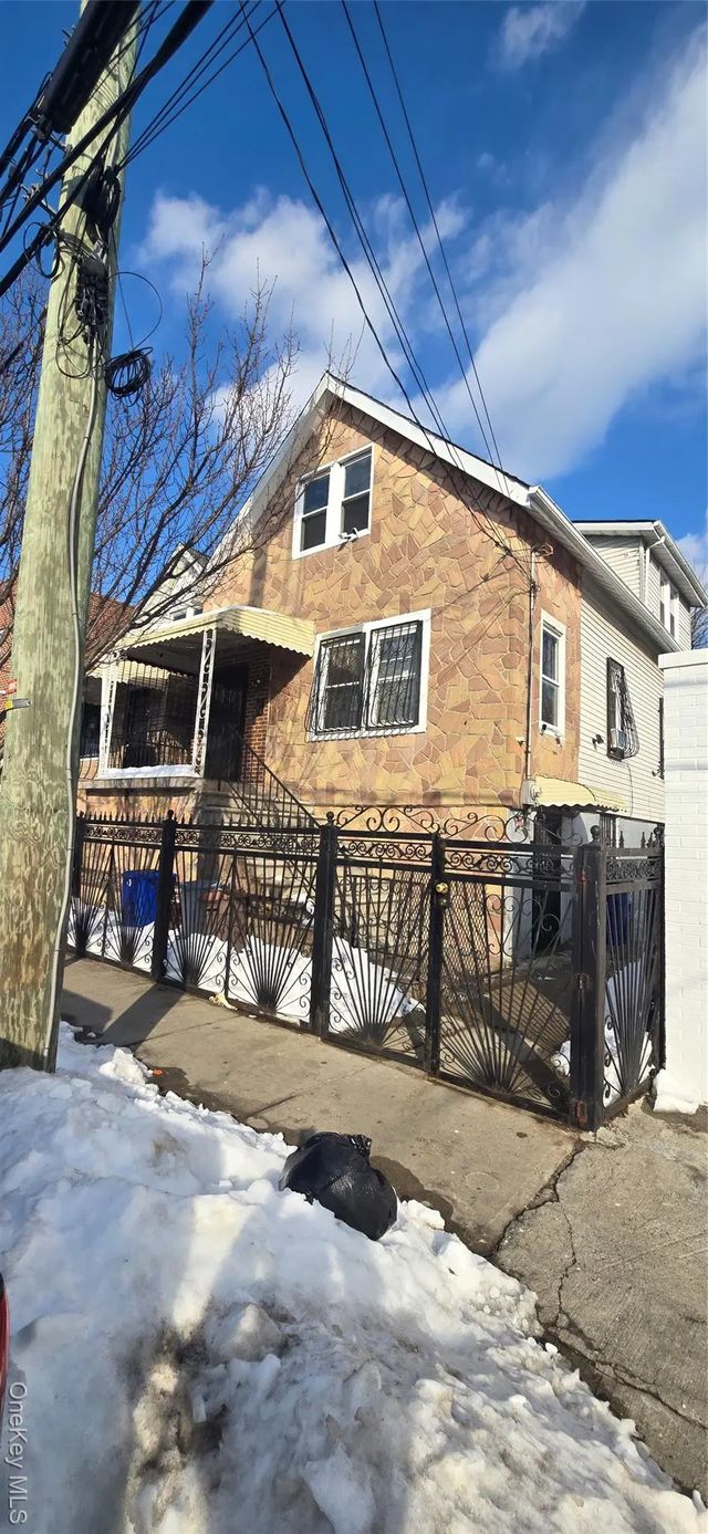 Photo of Listing #958426