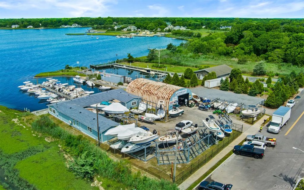 200 Atlantic Avenue, East Moriches