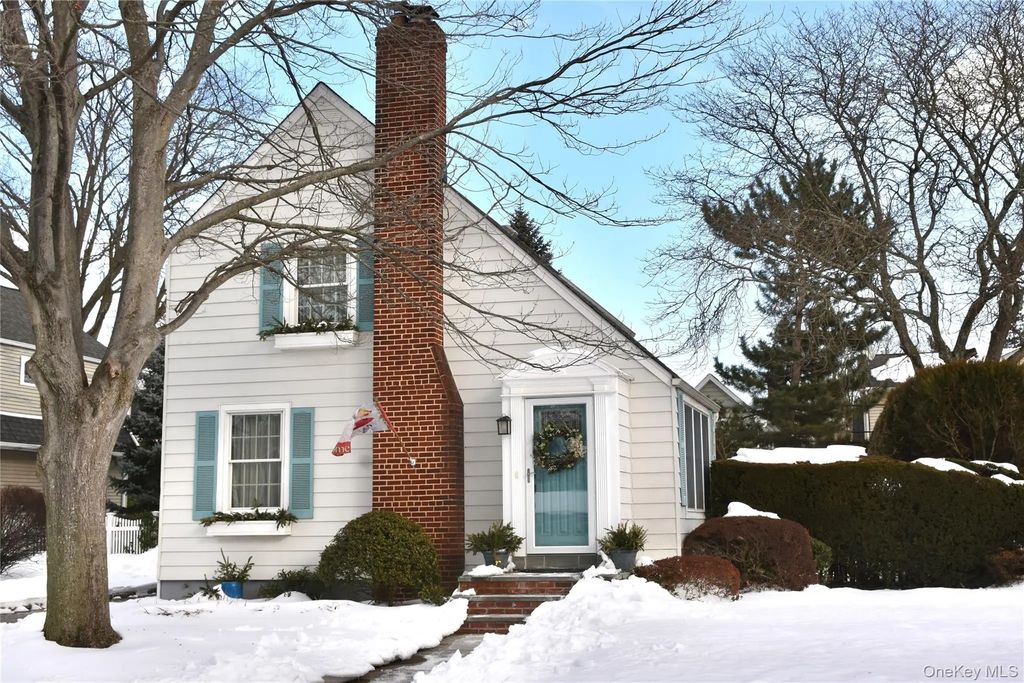 69 Jefferson Street, Garden City