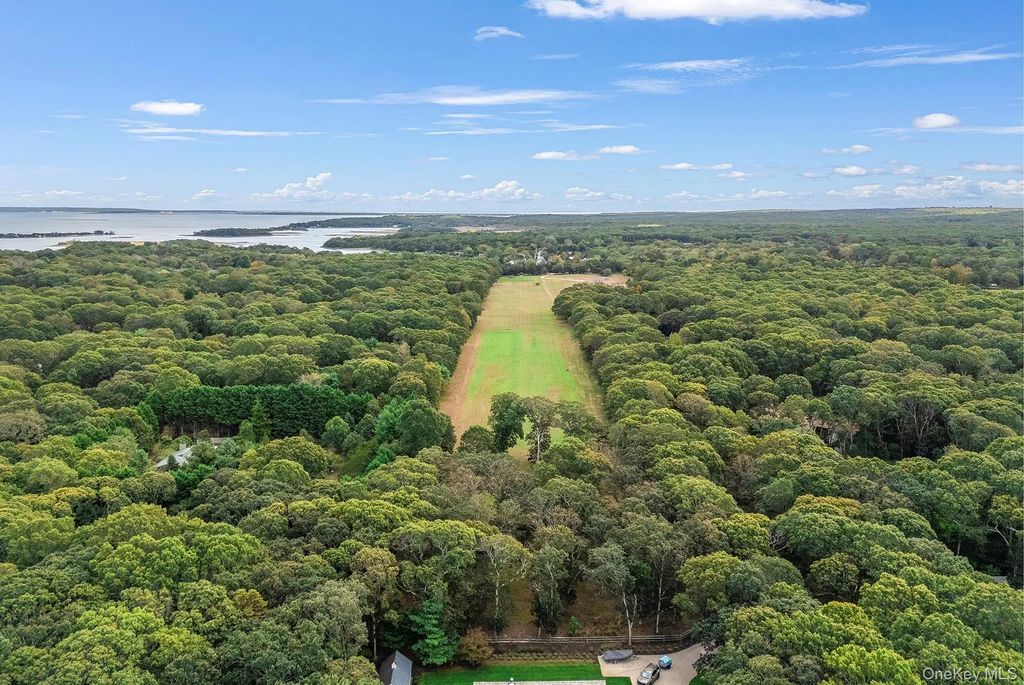 43 Briarcroft Drive, East Hampton