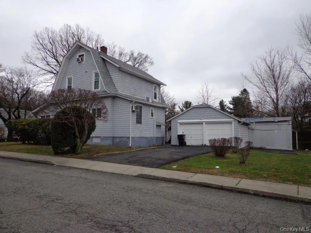 208 Saddle River Road, Monsey