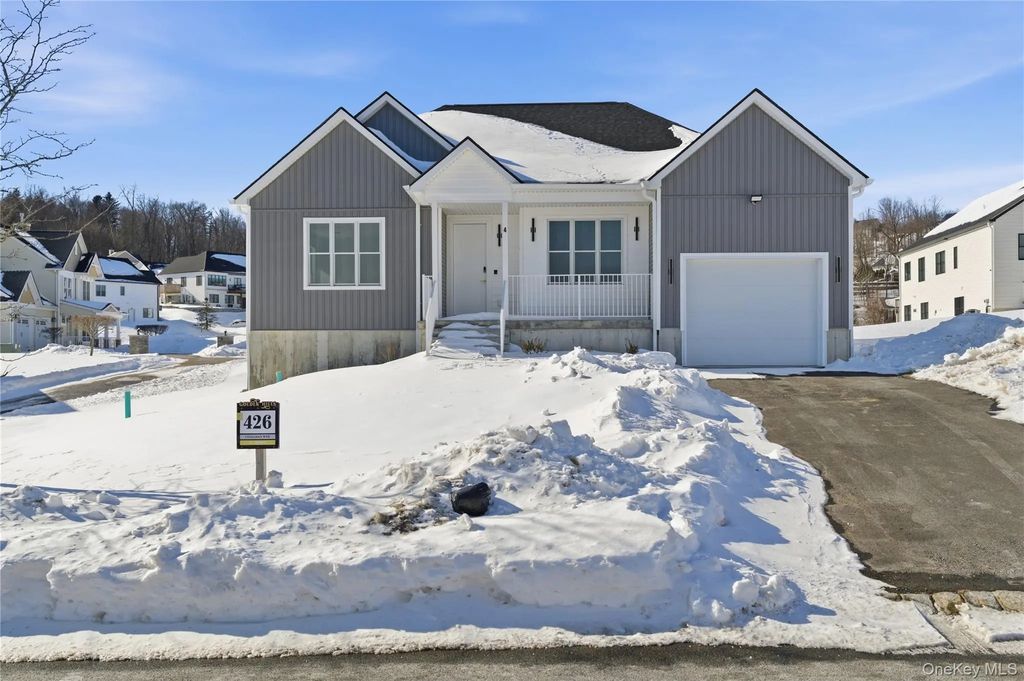 4 Stillman Wye, Monroe