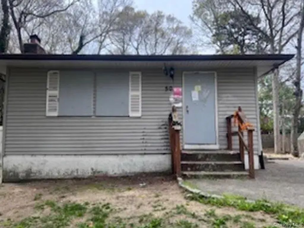 50 Astor Drive, Shirley