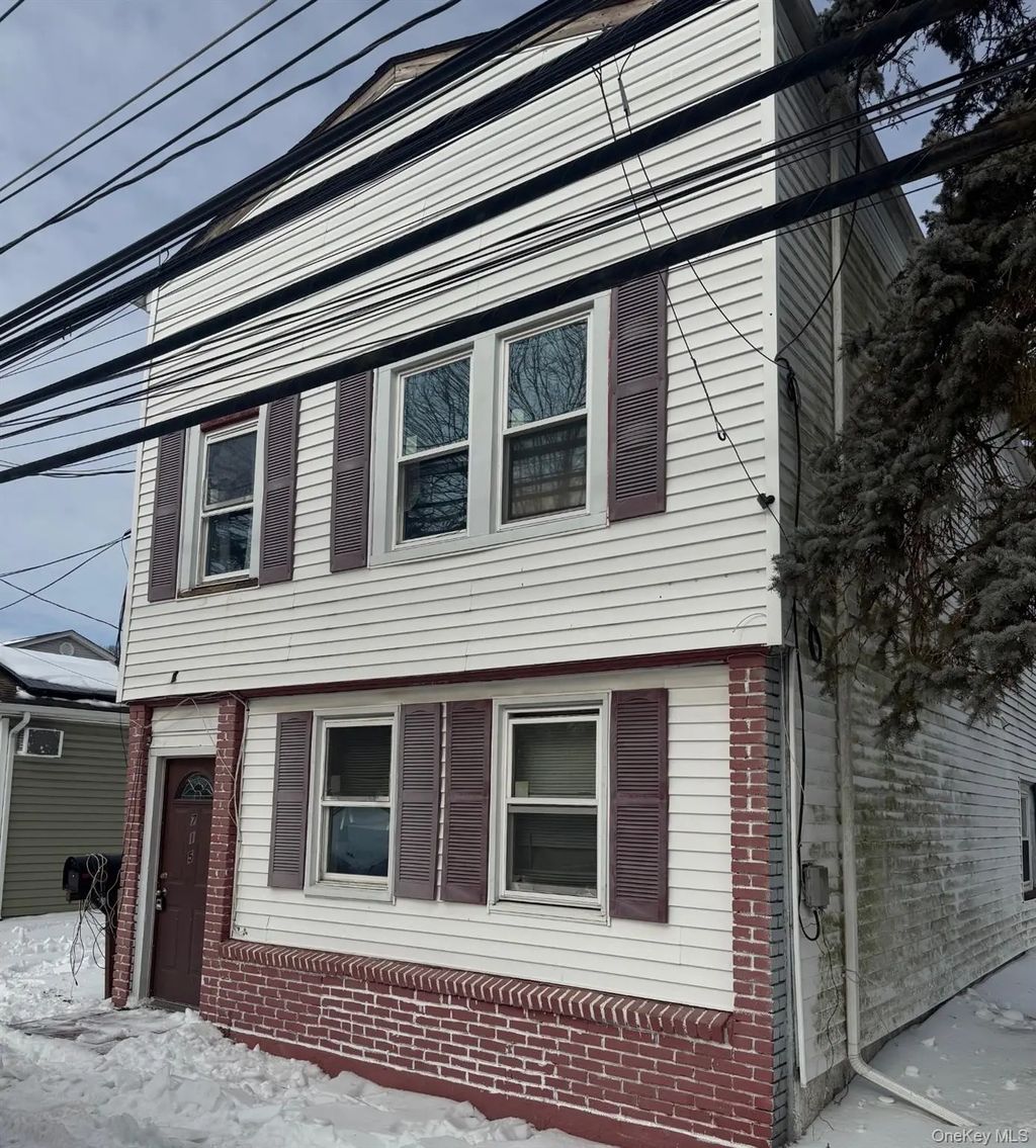 715 Albin Avenue, West Babylon