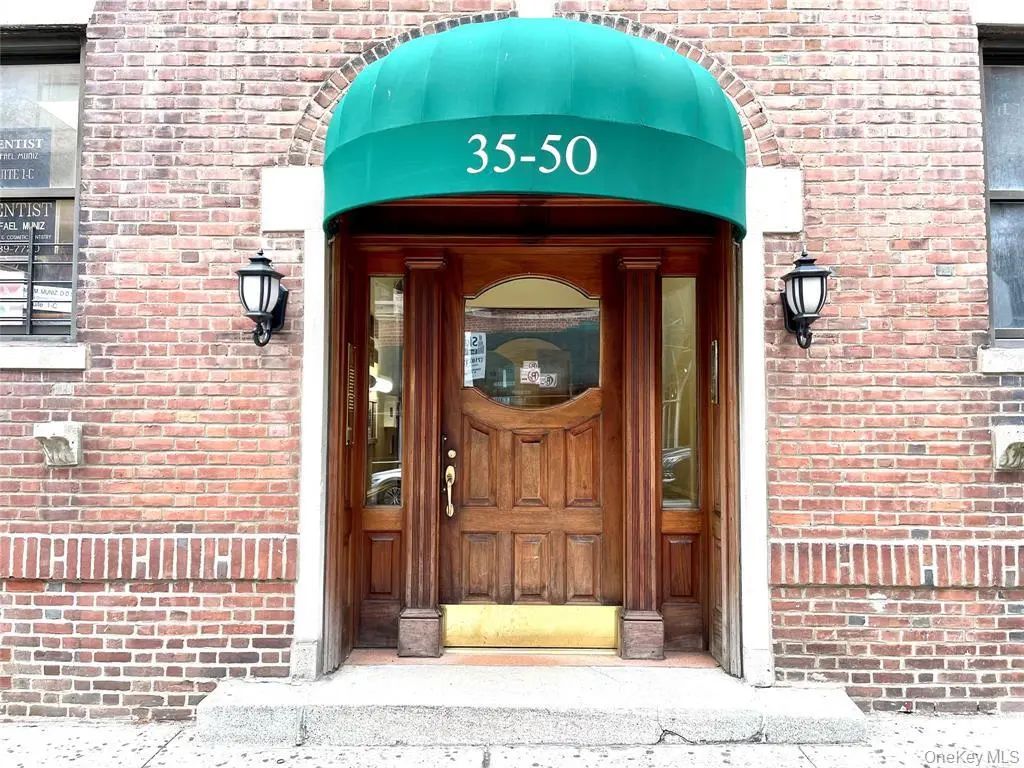 35-50 82 St # 4a, Jackson Heights