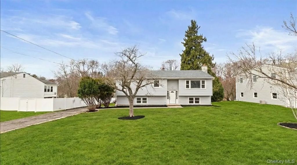 77 Friendly Road, Mahopac
