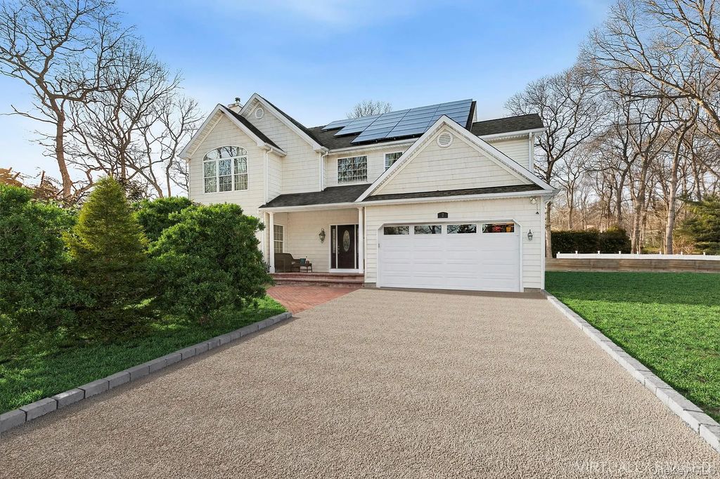 6 Dogwood Street, East Quogue