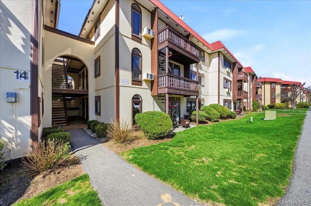 14 Granada Crescent # 18, White Plains