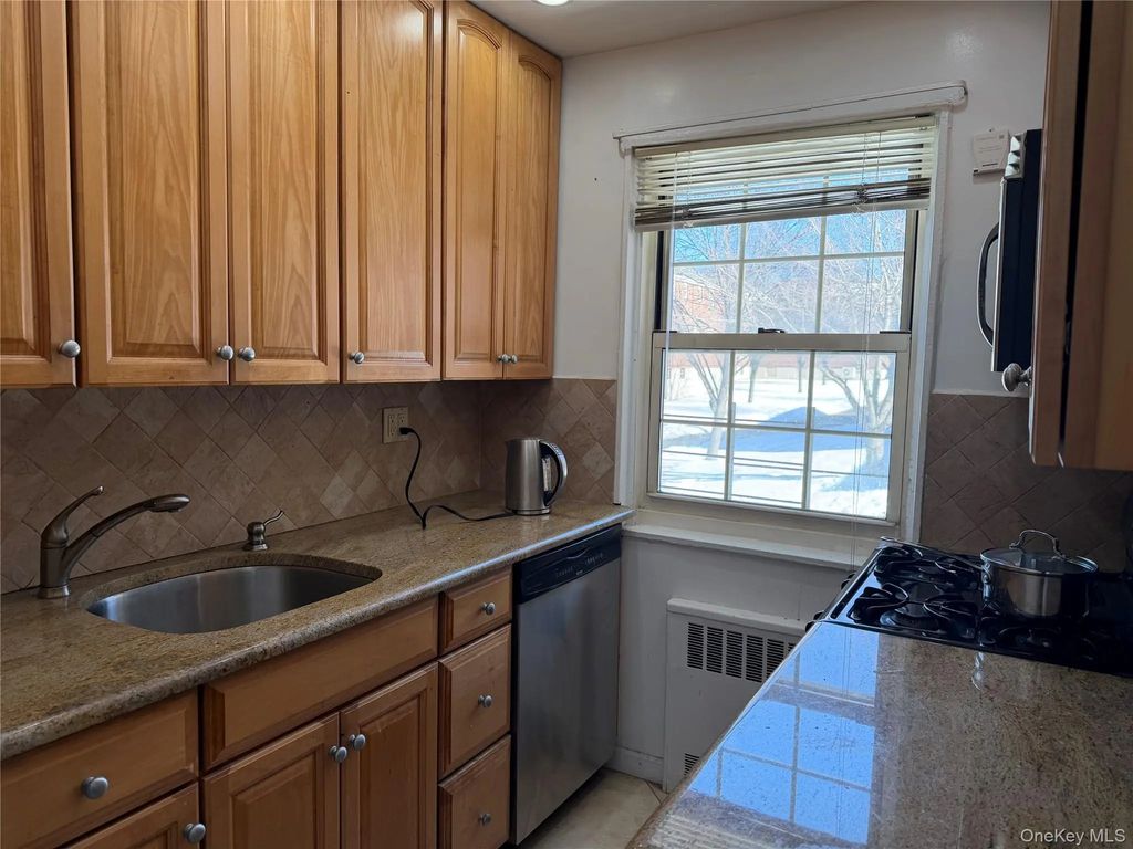 211-19 73 Avenue # 1, Bayside