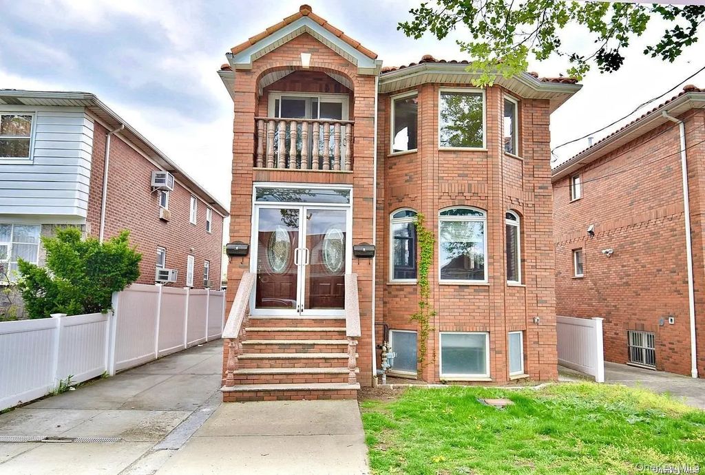 154-36 20th Road, Whitestone