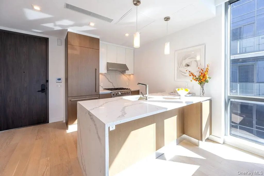 33-66 Farrington Street # 15i, Flushing