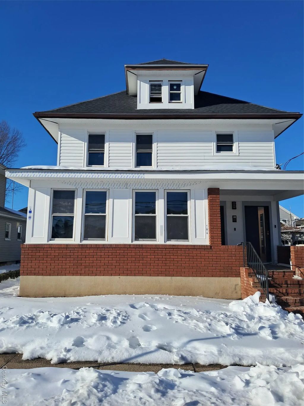 160 Garfield Avenue 1 St Fl, Mineola