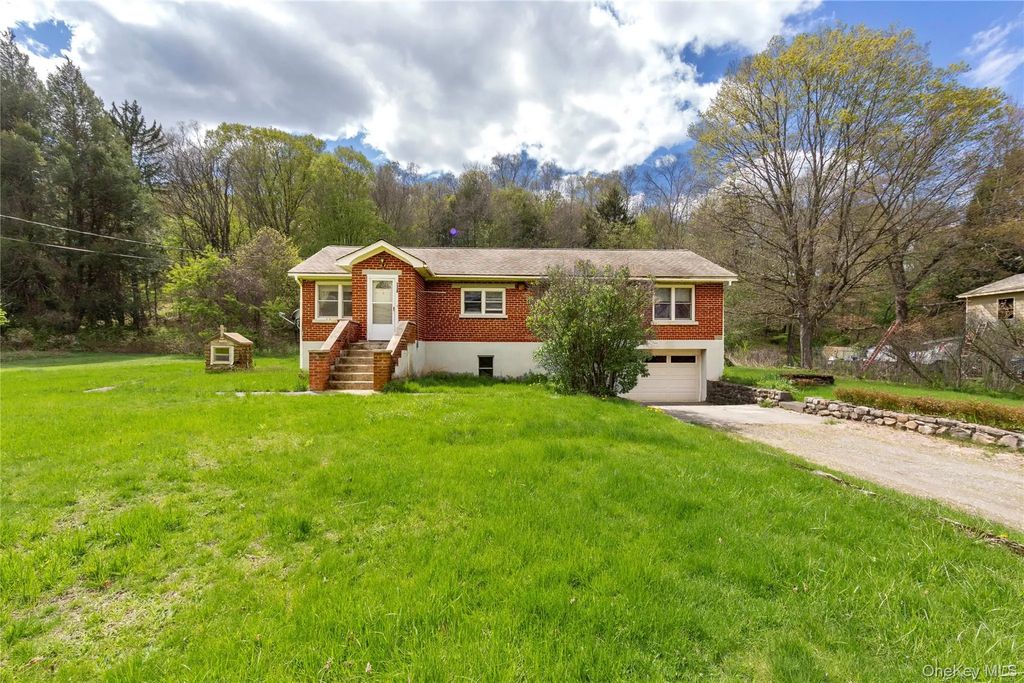 113 Dog Tail Corners Road, Wingdale