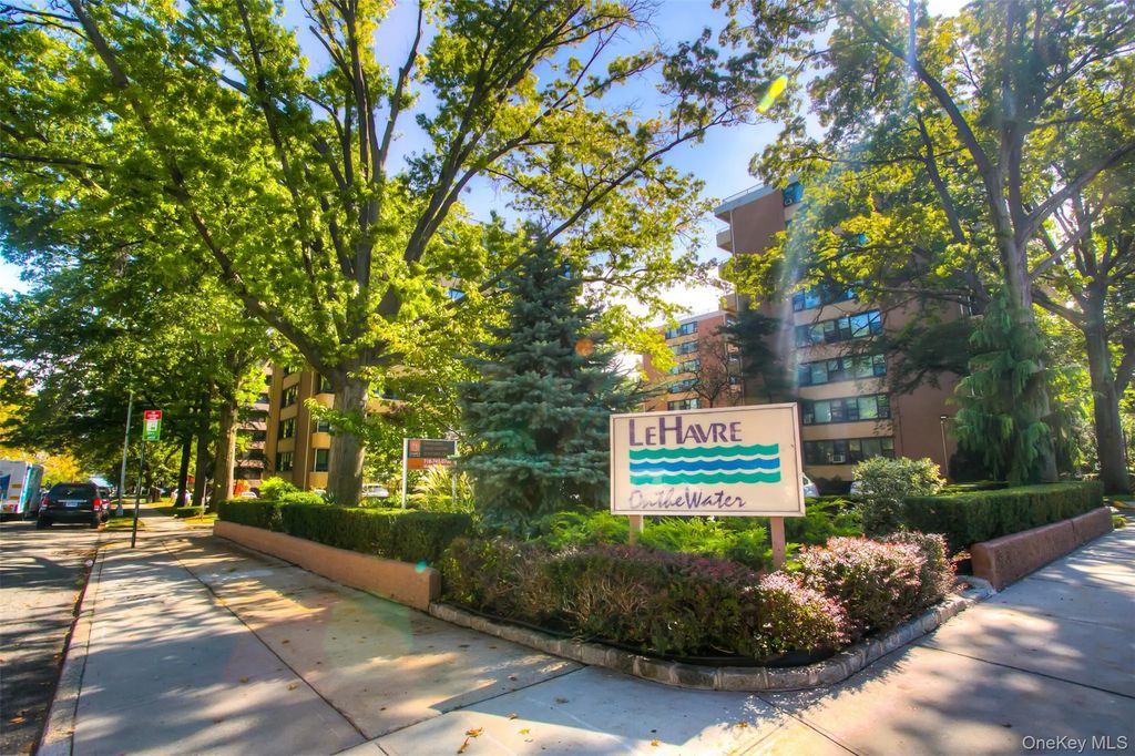 7-15 162nd Street # 4b, Beechhurst