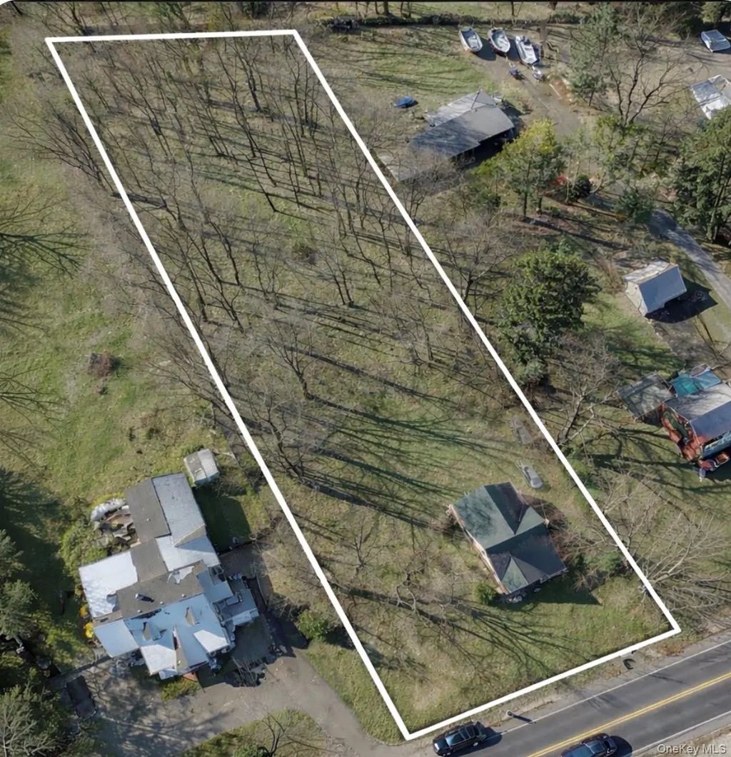 78 Cuba Hill Road, Greenlawn