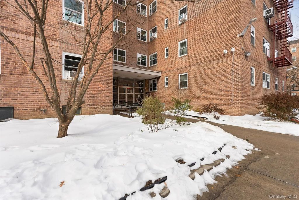 44-59 Kissena Boulevard # 4j, Flushing