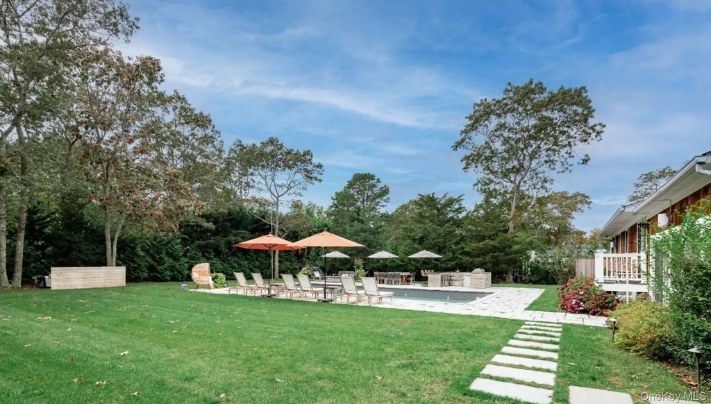 45 Sherwood Road, Hampton Bays