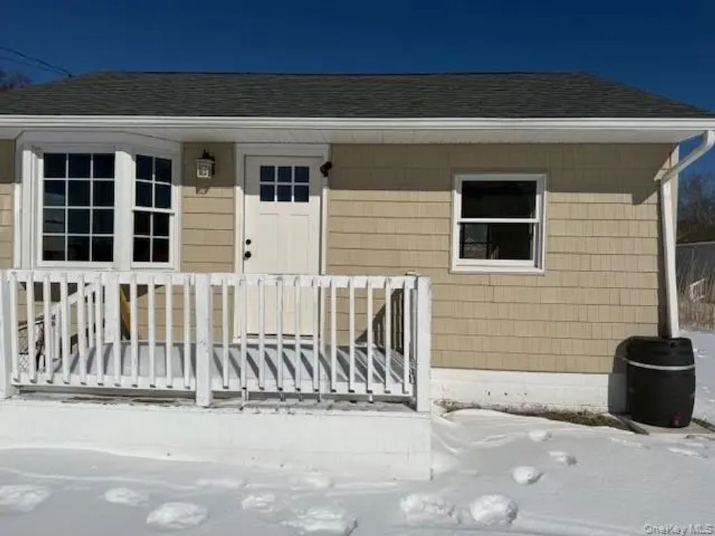 17 Bayport Road, Mastic Beach