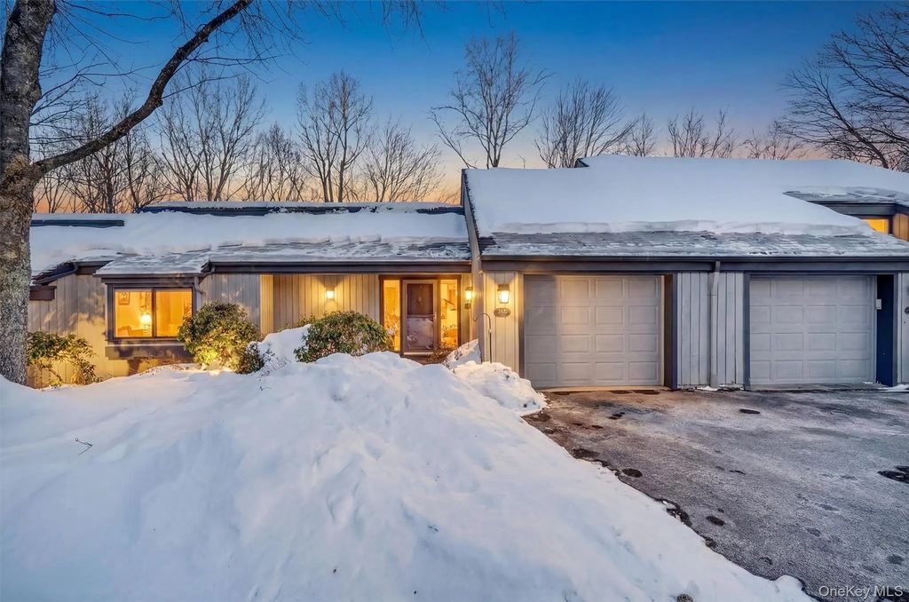 343 Heritage Hills # B, Somers
